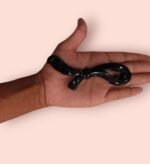 ELEGANT LOOP CURVED CLUTCH